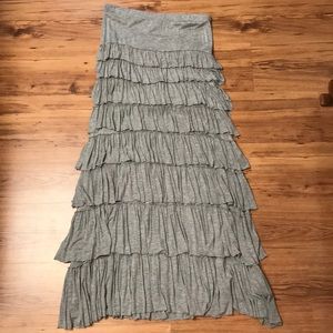 Long gray ruffle skirt. Size Large.